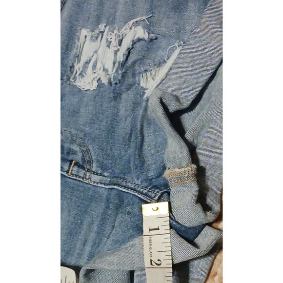 American Eagle Womens Hi-Rise Shortie Distressed Denim Shorts Size 2 26Wx2L EUC - Picture 5 of 8